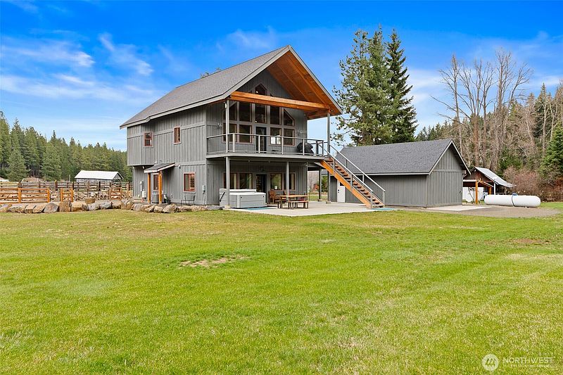 3rd image of 161 Middle Fork Lane