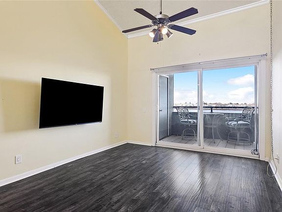 2nd image of 1580 Harbor Dr Unit 322