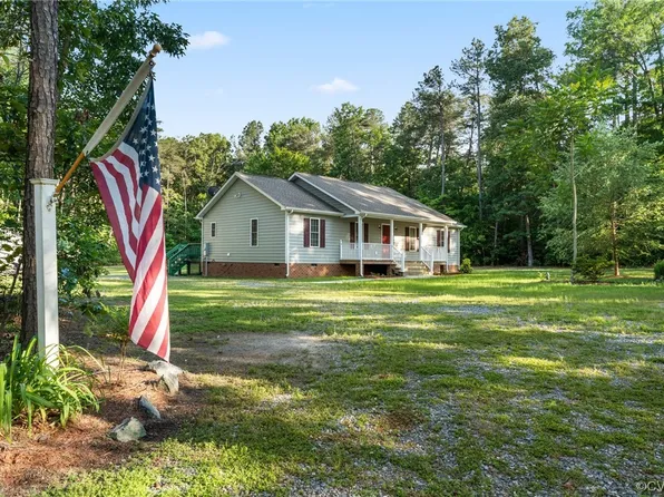 668 E Chinquapin Rd, King William, VA 23086