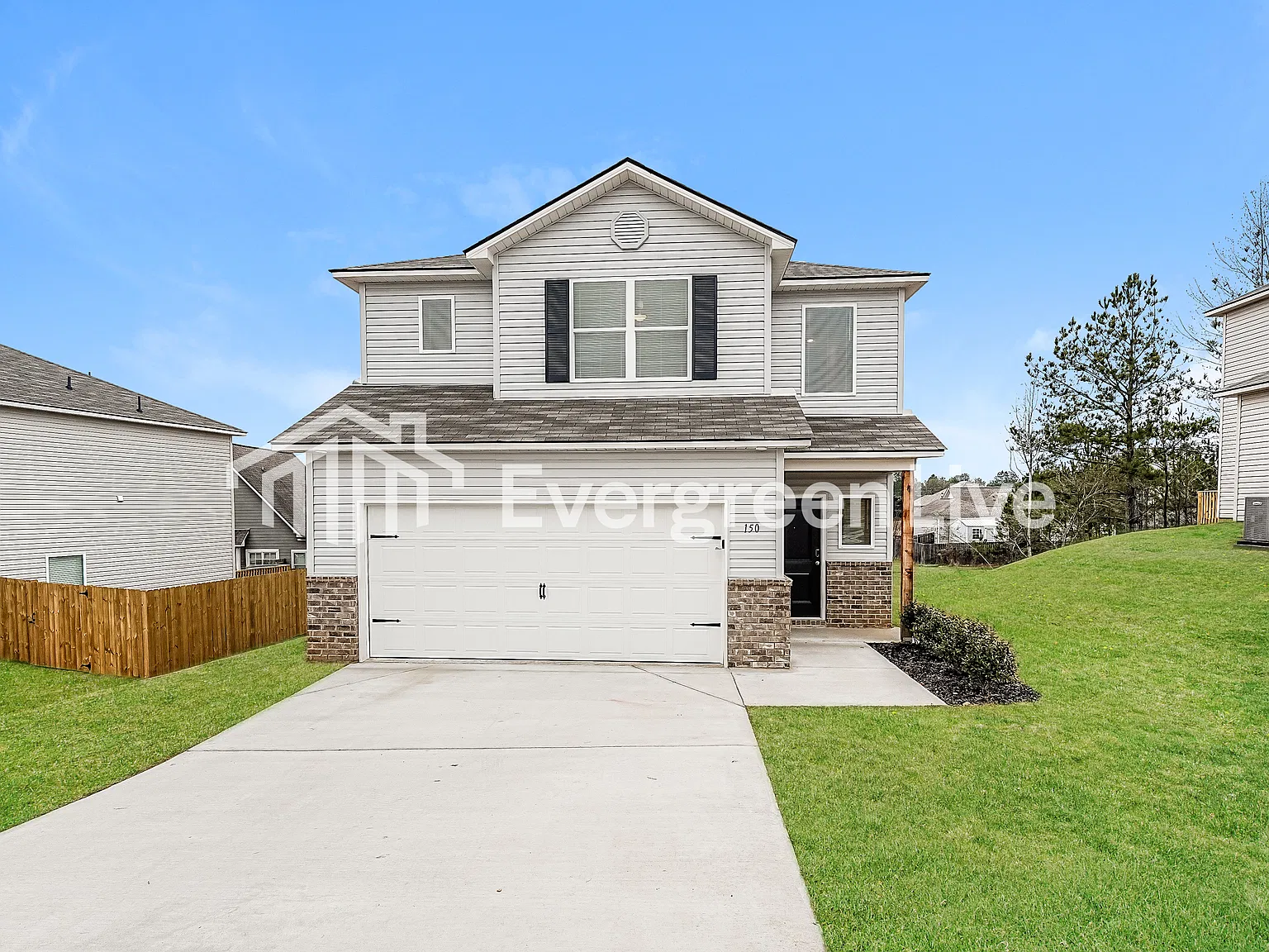 3 bed, 2.0 bath, 1689 sqft, $1,745 — Photo 2