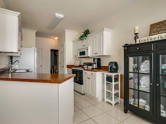 5th image of 704 Draperstown Dr
