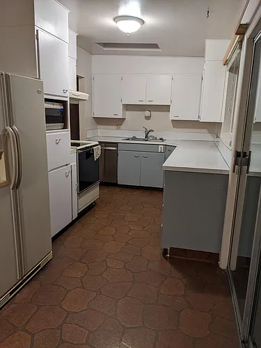 852 Park Ln Photo 1