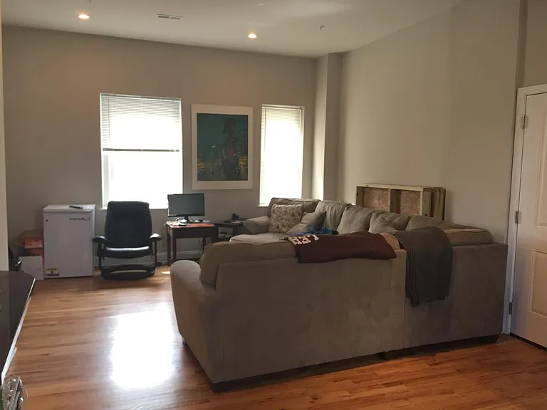 1340 Lombard St #4R — Photo 4