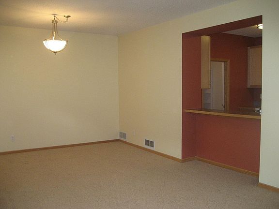 Dining Rm w/kichen bar