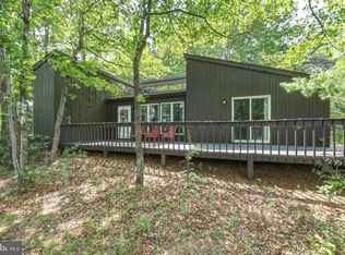 203 Brenda Ln, Basye, VA 22810