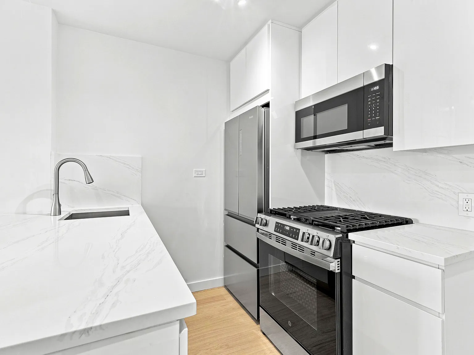 77 East 12th Street — Photo 2