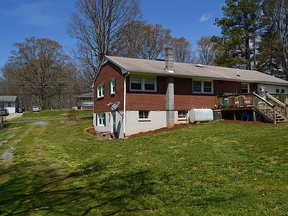 2nd image of 416 Oakwood Dr
