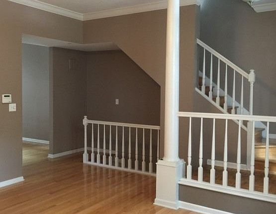 2nd image of 940 N Park Ave