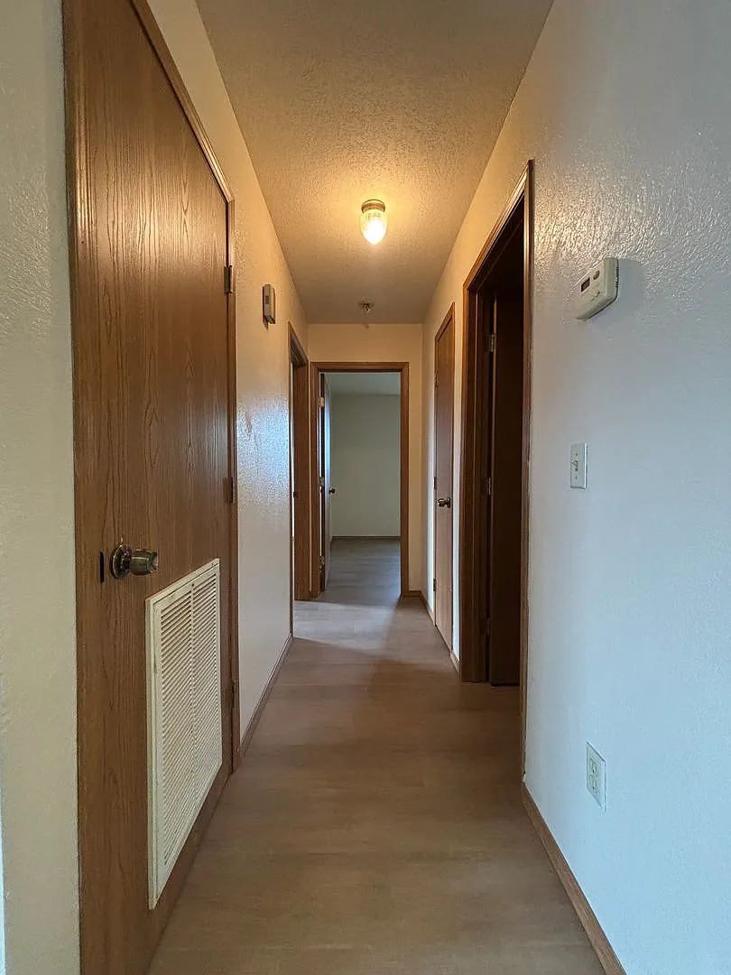 Beautiful 2 bedroom 1.5 bathroom apartment available now — Photo 4
