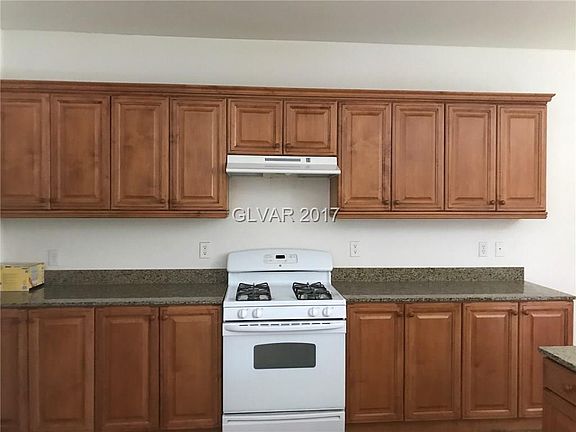 4th image of 9779 Waukegan Ave