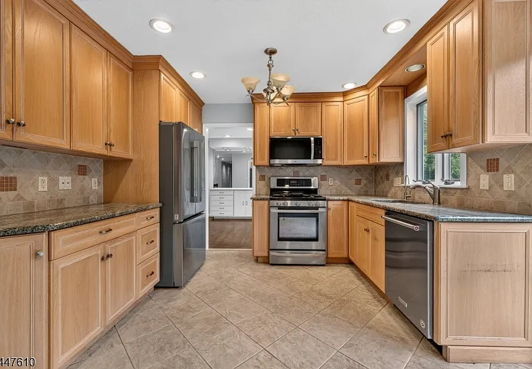 29 Tiffany Dr — Photo 9