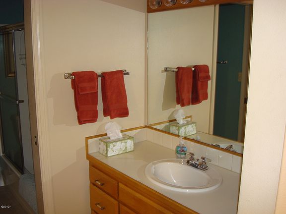 3rd image of 1000 SE Bay Blvd Unit 114