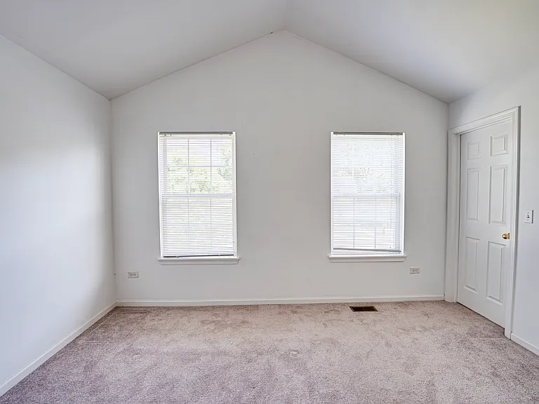 2464 Blue Spruce Ln — Photo 21