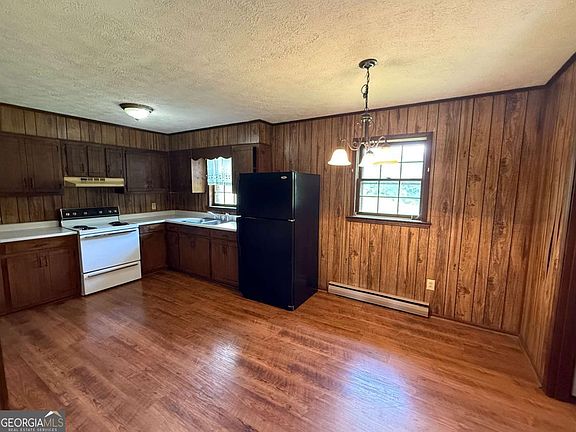 4th image of 109 Broken Arrow Ln