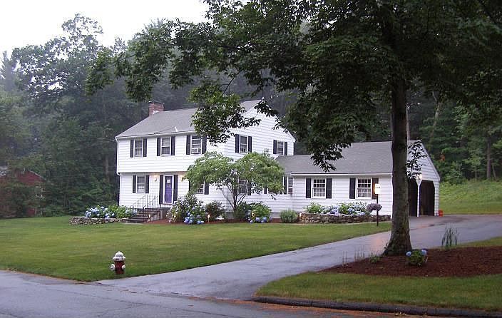 1st image of 6 Daniels Dr