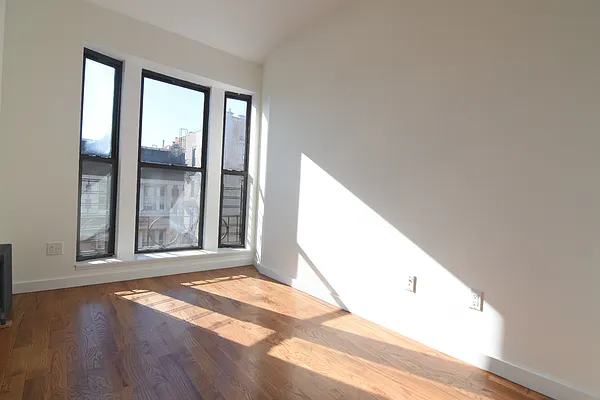 Rented by Skyward | media 27