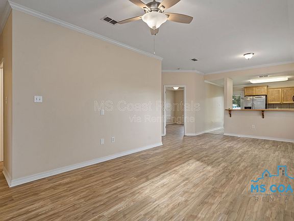 5th image of 324 Twin Lakes Blvd
