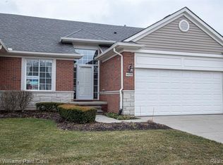 49140 Village Pointe Dr, Shelby Township, MI