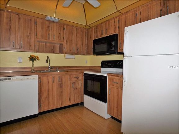 3rd image of 3300 Fox Chase Cir N APT 235