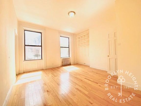3rd image of 139 Joralemon St #F4