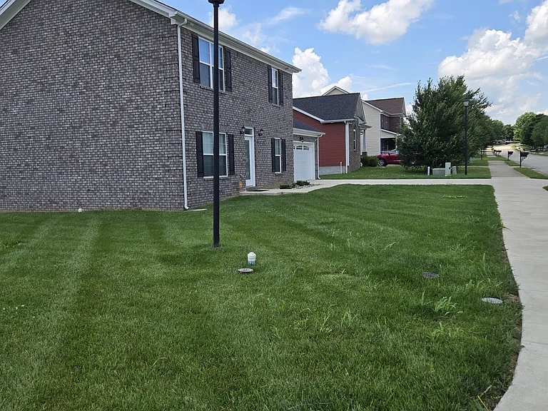 455 Cabernet Dr — Photo 3