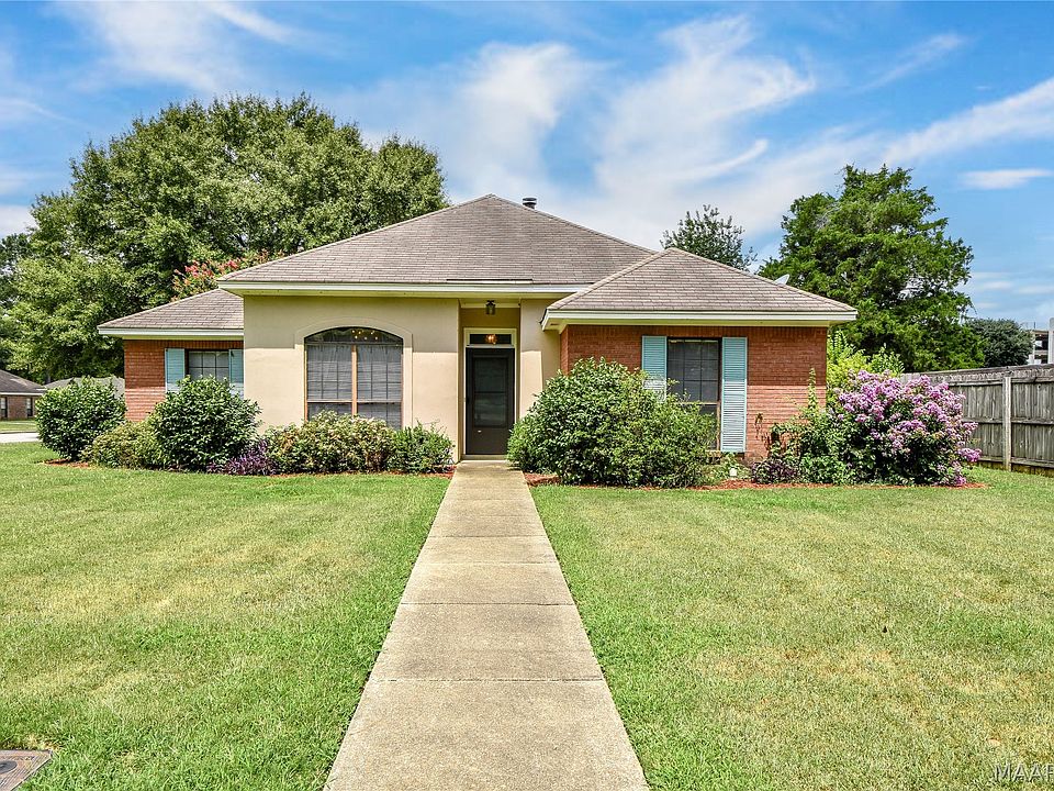 1st image of 304 River Oaks Dr