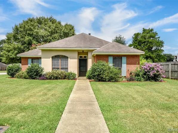 304 River Oaks Dr, Wetumpka, AL 36092