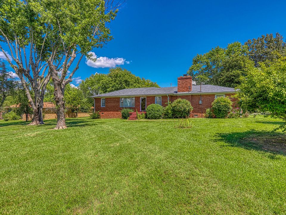 1st image of 214 Hamlett Dr