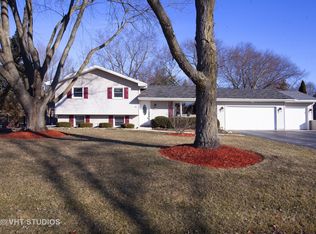 28W540 Leverenz Rd, Naperville, IL 60564