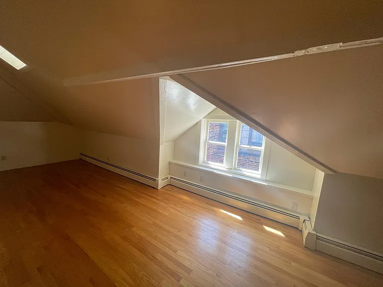 827 W Wayne St #3 — Photo 3