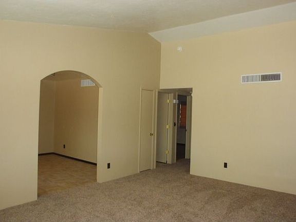 arched entry to kitchen