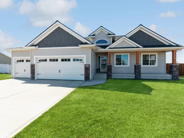917 Ballard Dr, Huxley, IA 50124