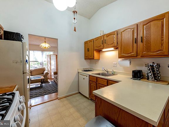3rd image of 2515 Fallsmere Ct
