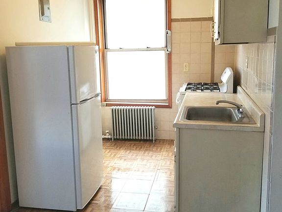 2nd image of 3241 43rd St #2R