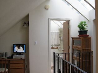 2721 61st Ave SE, Mercer Island, WA 98040