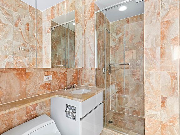 4th image of 150 E 57th St APT 10B
