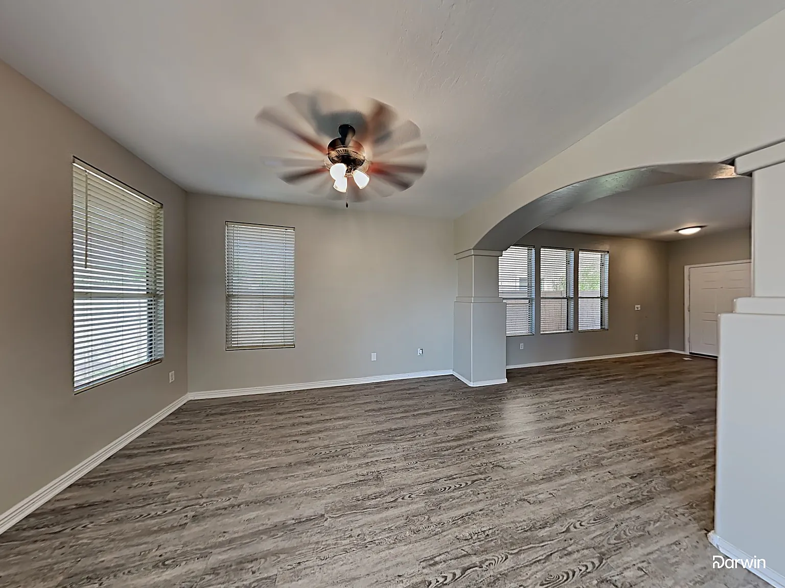 4 bed, 2.5 bath, 2543 sqft, $2,580 — Photo 4