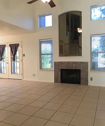 2nd image of 6927 Grapevine Lk