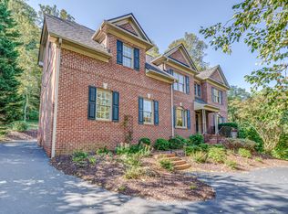 6410 Hidden Woods Dr, Roanoke, VA 24018