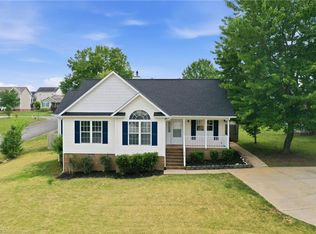 608 Fernway Dr, Burlington, NC 27217