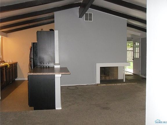 2nd image of 3252 E Lincolnshire Blvd