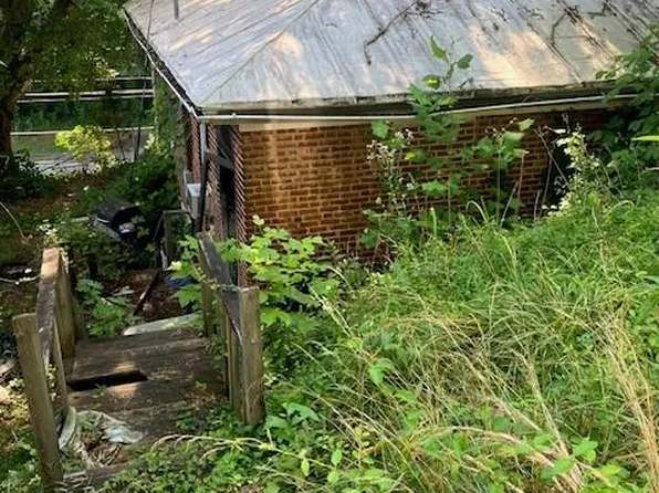 111 Loblolly Ln, Stuart, VA 24171