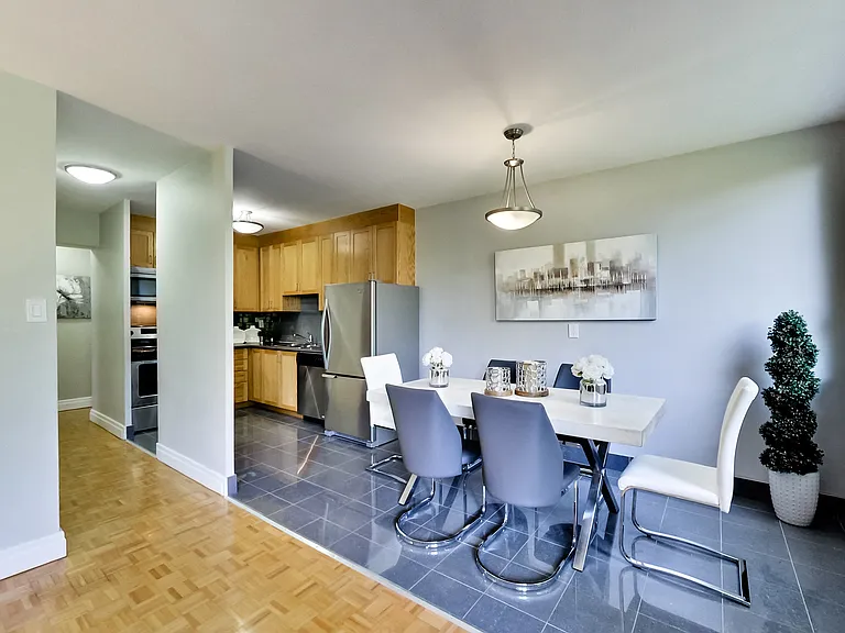 42 Glen Elm Ave #206 — Photo 124