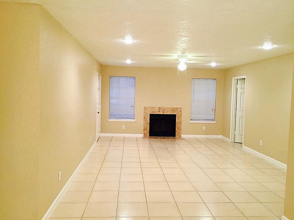 1st image of 9700 Leawood Blvd #3/5