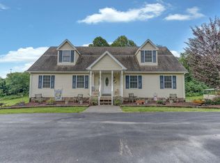 306 Golden Dr, Troutville, VA 24175