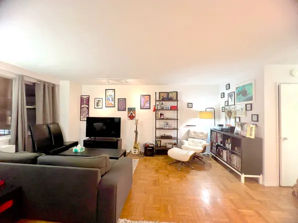 139 East 33rd Street 4D image 3 of 11