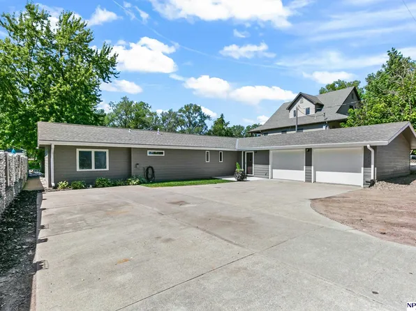 S1068 Timber Ln, Fremont, NE 68025