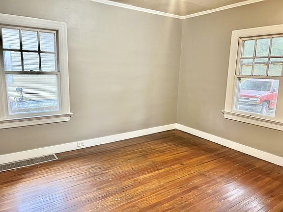 5th image of 666 Eastlawn Ave