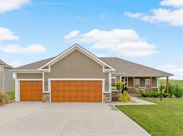 4500 Valley Ridge Dr, Saint Joseph, MO 64505