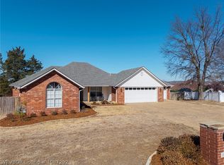 1815 Heritage Dr, Van Buren, AR 72956